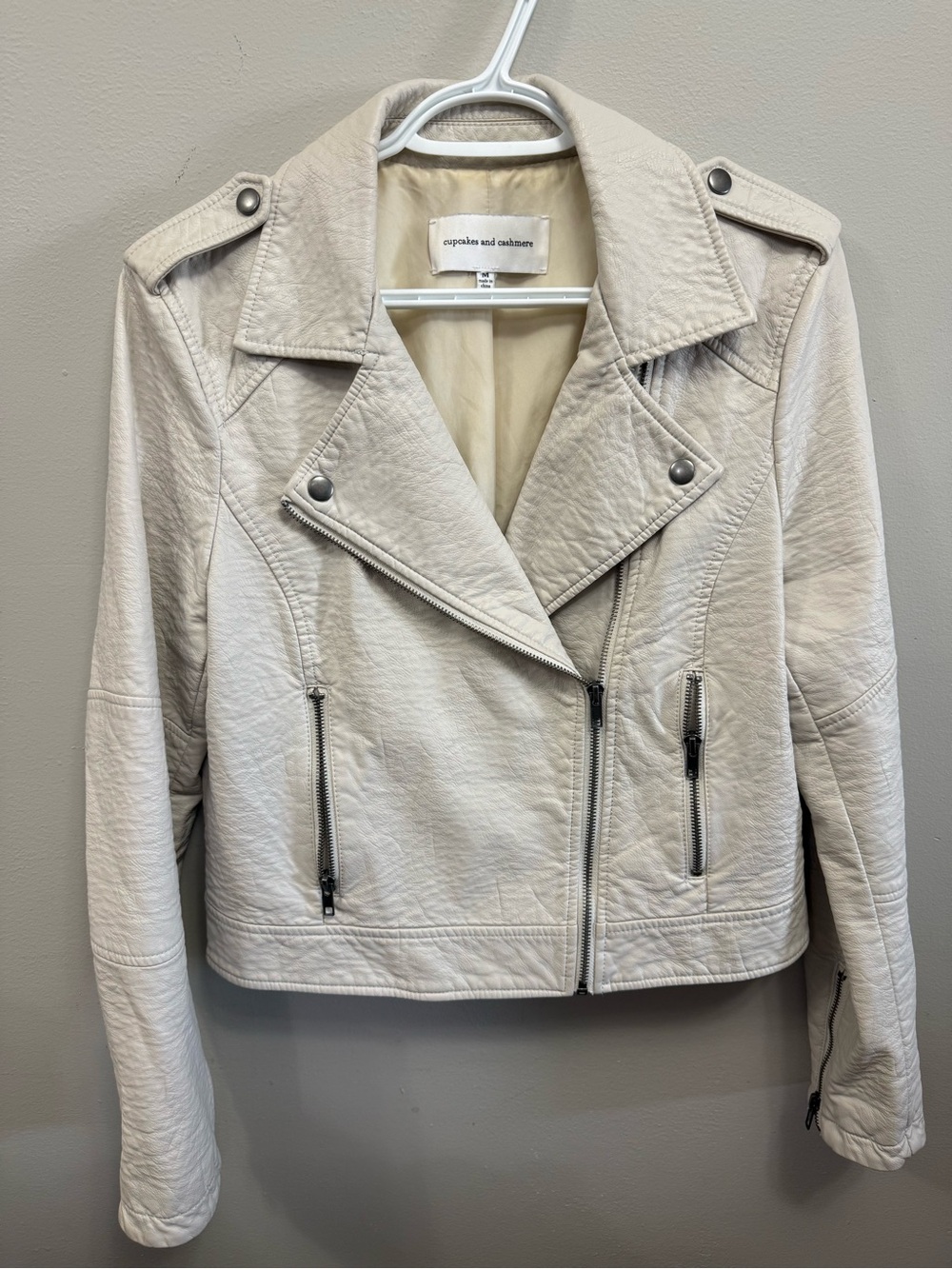 Cupcakes and Cashmere Women's Cream Moto Jacket Medium